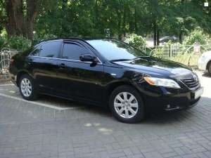      . Toyota Camry - 