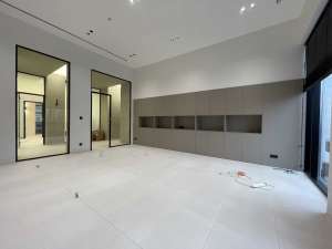    , , 650000 $ - 