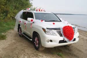  ()    Lexus LX-570  