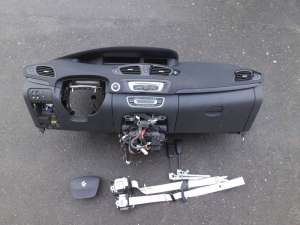      Renault Scenic - 