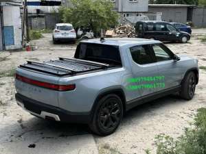      Rivian R1T  ,   !