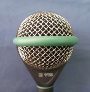    - AKG D 112