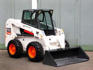     Bobcat S 220 ( 671)