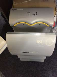     Dyson Airblade - 