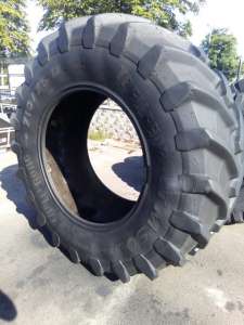  /   FENDT Trelleborg TM900 710/75R42. - 