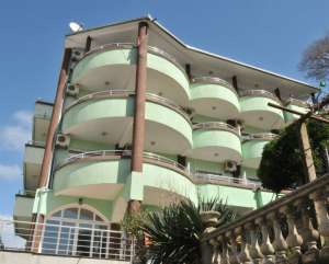 .   . Hotel Hoti - 