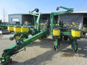     (John Deere) 1760 8   - 