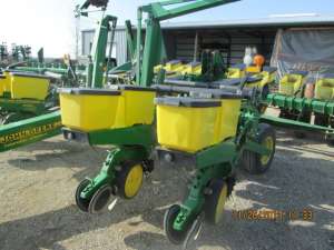     (John Deere) 1760 8  