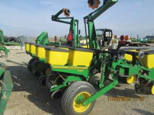     (John Deere) 1760 8  