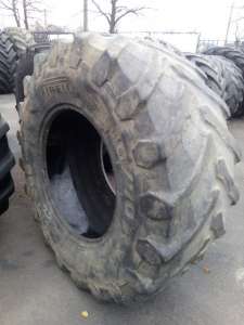  /   JOHN DEERE, CASE IH Pirelli 600/70R30 - 