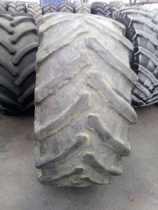  /   JOHN DEERE, CASE IH Pirelli 600/70R30