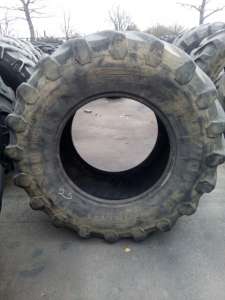  /   JOHN DEERE, CASE IH Pirelli 600/70R30