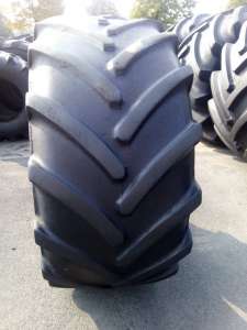  /   JOHN DEERE Michelin 600/65R28.