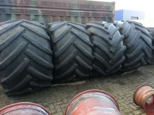 /   1050/50R32    - 