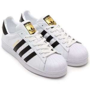    Adidas SuperStar, 