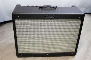    FENDER HOT ROD DELUXE III