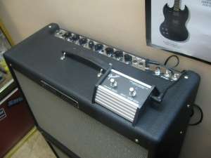    Fender HOT ROD DELUXE