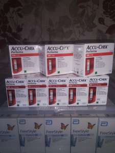   . FreeStyle Libre, Accu - Chek