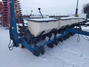    Kinze 3000 .. - 