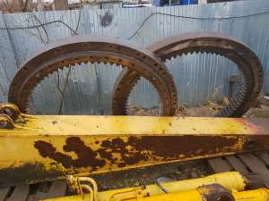    Komatsu PC200-7  CAT 318   - 