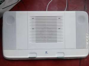    Logitech Speaker Lapdesk N700