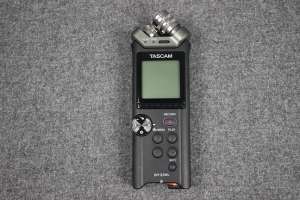   - Tascam DR-22WL - 