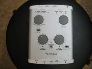    Tascam US-122L