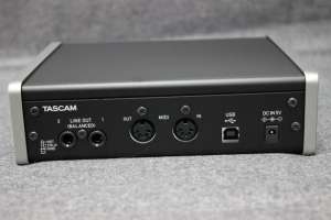    TASCAM US-2X2