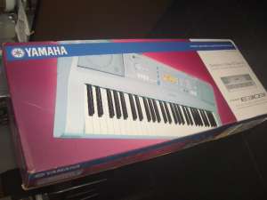 //   YAMAHA PRS-E303 // ( !)