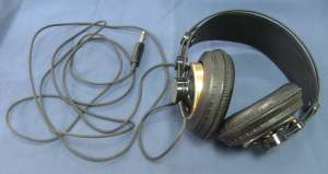   AKG K-240 - 