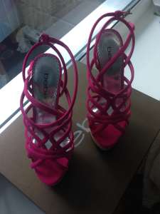   bebe  6.5  850 .