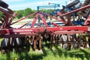   CASE IH International 490   200.