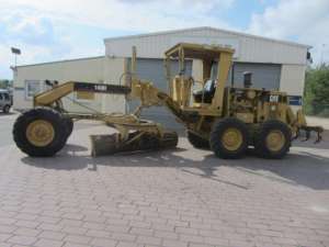   CAT 140 H 2001  - 