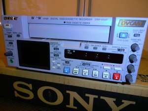   DVCAM, DV, Mini DV Sony DSR-45AP