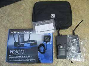   Electro Voice R300 HD