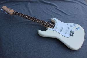   FENDER STRATOCASTER 2007 MEXICO - 