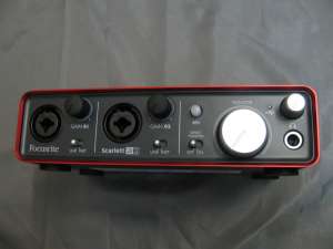   Focusrite SCARLETT 2i2