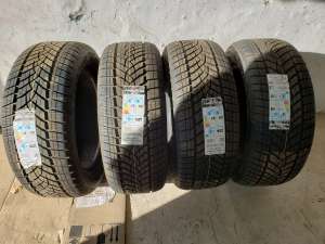   Goodyear Ultra Grip Performance 255 / 55 R18