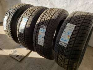   Goodyear Ultra Grip Performance 255 / 55 R18