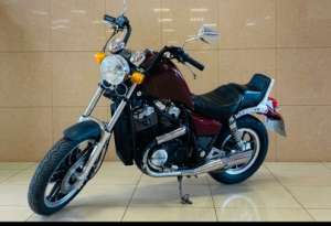   Honda NV750 - 