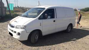   hyundai H1