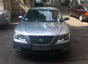   Hyundai Sonata - 