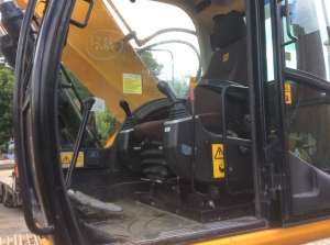   JCB JS 220 LC (823).