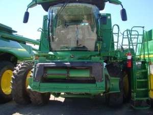   JOHN DEERE.  JOHN DEERE S670  - 