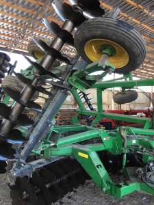   John Deere 637 - 