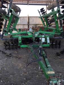   John Deere 637