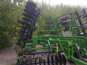   John Deere 726 Soil Finisher