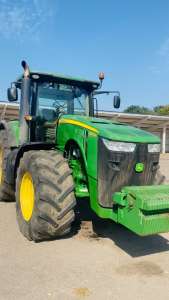   John Deere 8310R 2011 85 000 $. - 