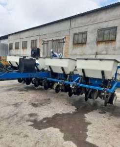   Kinze 3000 - 