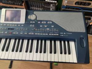   Korg PA-800